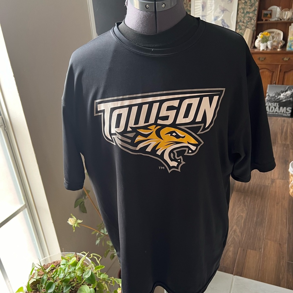 Towson performance T-shirt by zorrel size L
